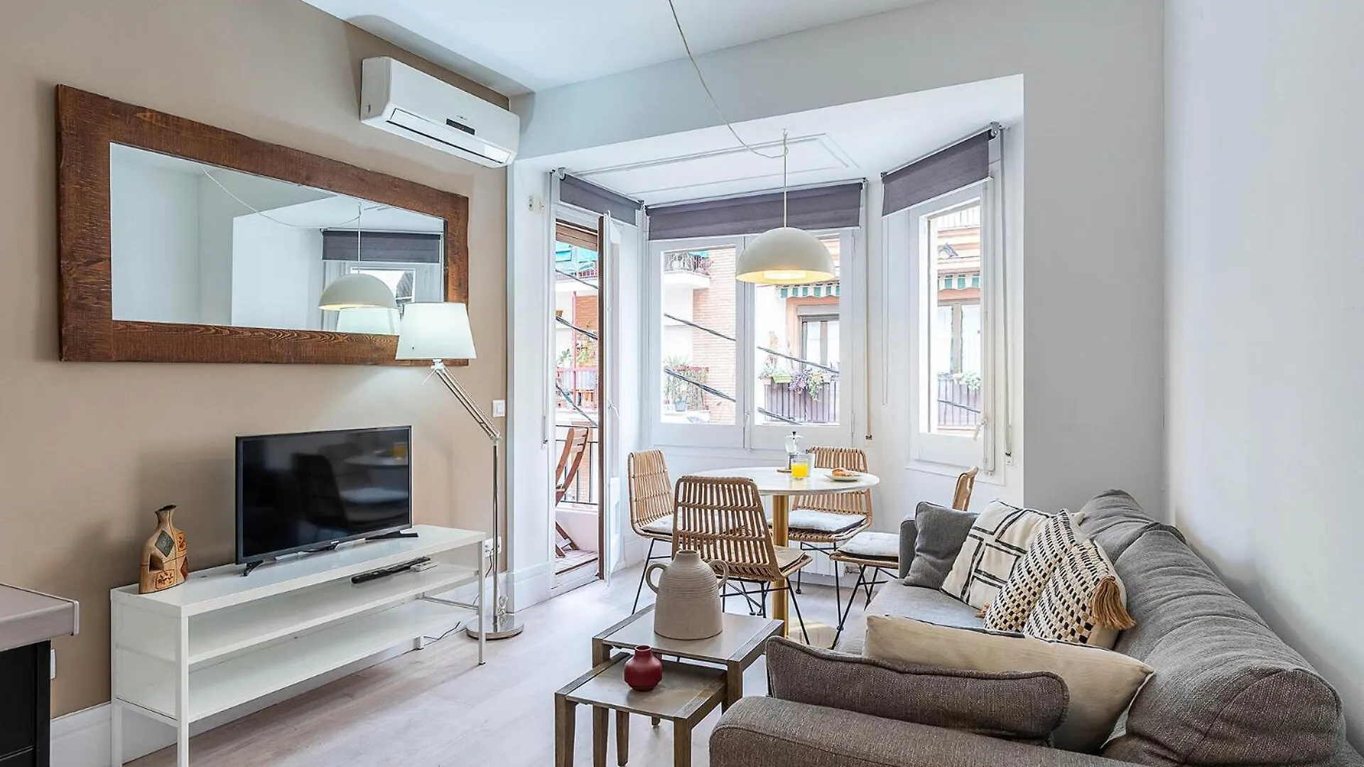 4212 - Ab Poble Sec Apartment Barcelona